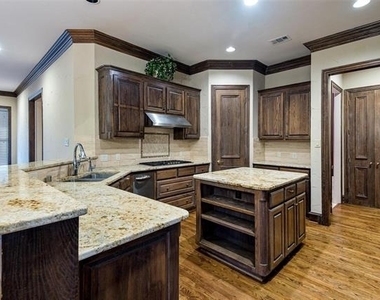 5933 King William Drive - Photo Thumbnail 10