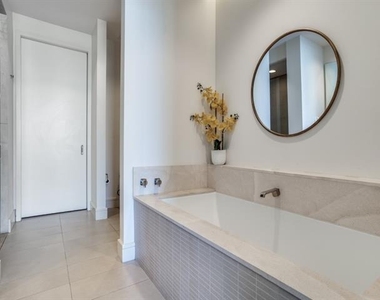 2408 Victory Park Lane - Photo Thumbnail 15