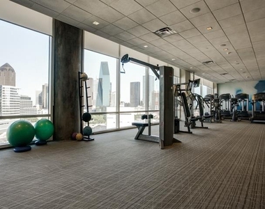 2408 Victory Park Lane - Photo Thumbnail 21