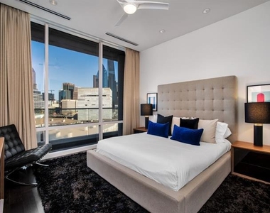 2408 Victory Park Lane - Photo Thumbnail 16
