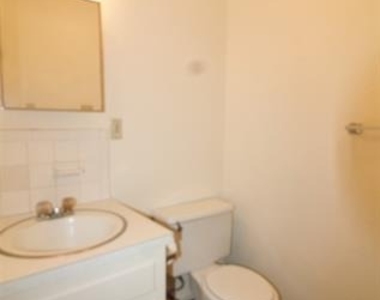 715 E 3rd Street - Photo Thumbnail 6
