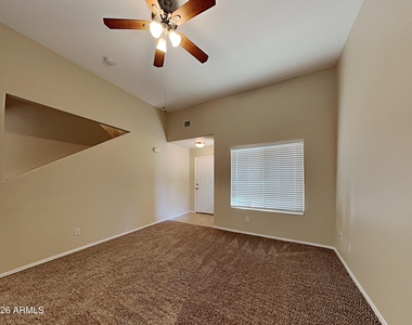 17472 W Watson Lane - Photo Thumbnail 4