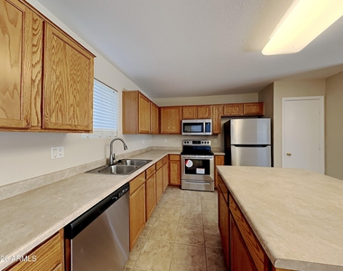 17472 W Watson Lane - Photo Thumbnail 1