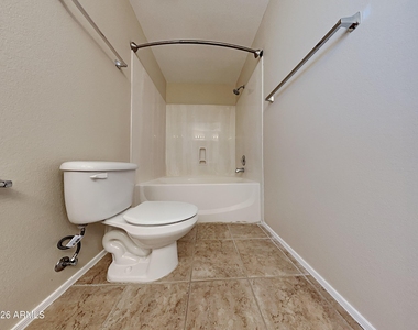 17472 W Watson Lane - Photo Thumbnail 8
