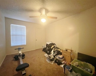 1110 S Rusk Street - Photo Thumbnail 6