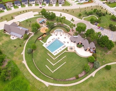 1040 Edgefield Lane - Photo Thumbnail 31