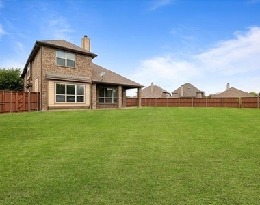 1040 Edgefield Lane - Photo Thumbnail 30