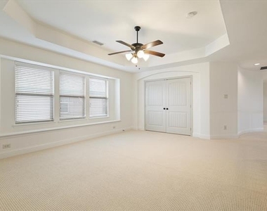 1040 Edgefield Lane - Photo Thumbnail 21