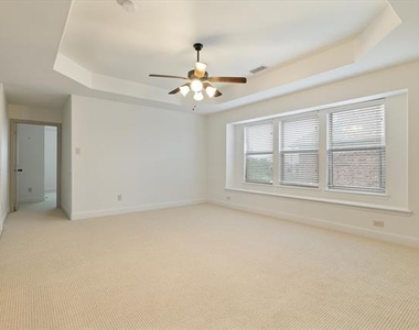 1040 Edgefield Lane - Photo Thumbnail 20