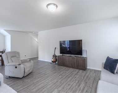 859 Table Rock Street - Photo Thumbnail 6