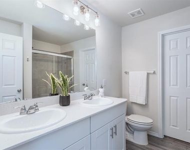 859 Table Rock Street - Photo Thumbnail 17