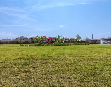 859 Table Rock Street - Photo Thumbnail 27
