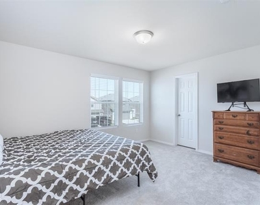 859 Table Rock Street - Photo Thumbnail 18