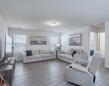 859 Table Rock Street - Photo Thumbnail 4