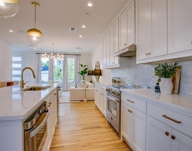 7207 Gaston Avenue - Photo Thumbnail 17