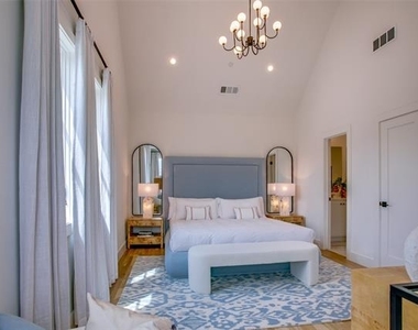 7207 Gaston Avenue - Photo Thumbnail 30