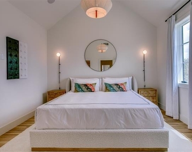 7207 Gaston Avenue - Photo Thumbnail 35