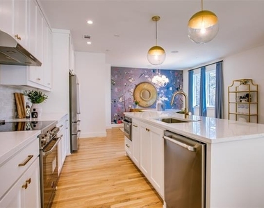7207 Gaston Avenue - Photo Thumbnail 20