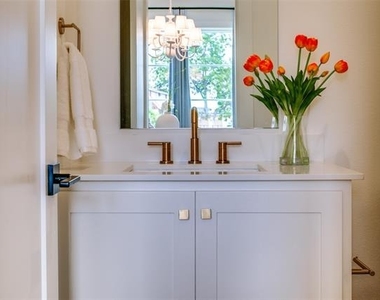 7207 Gaston Avenue - Photo Thumbnail 23