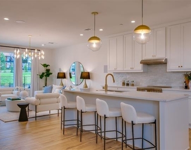 7207 Gaston Avenue - Photo Thumbnail 5