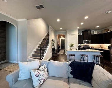 1609 Meadow Trail - Photo Thumbnail 4