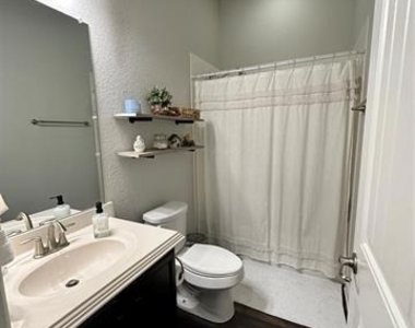 1609 Meadow Trail - Photo Thumbnail 10