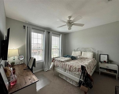 1609 Meadow Trail - Photo Thumbnail 15