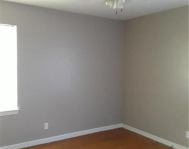 8417 Monmouth Drive - Photo Thumbnail 7