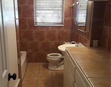 8417 Monmouth Drive - Photo Thumbnail 6