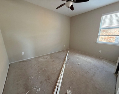1520 Streams Way - Photo Thumbnail 14