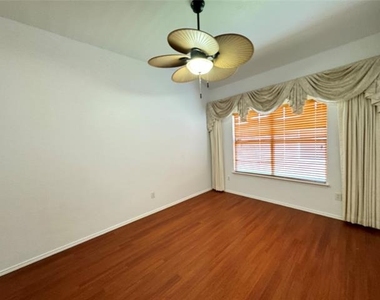 5424 Caribou Ridge Drive - Photo Thumbnail 6