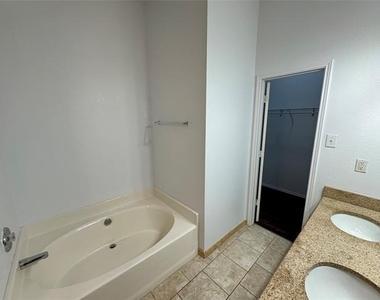 5424 Caribou Ridge Drive - Photo Thumbnail 18