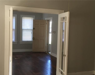 442 W Suffolk Avenue - Photo Thumbnail 4