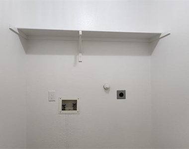 2304 Hayes Street - Photo Thumbnail 18