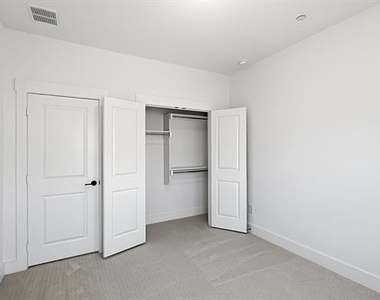 2521 Brunswick Way - Photo Thumbnail 14