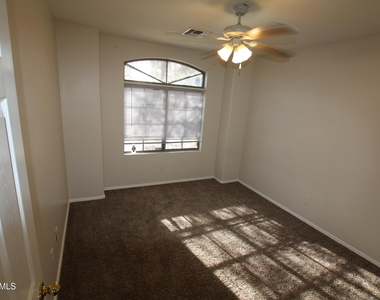 12437 W Via Camille Drive - Photo Thumbnail 22