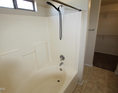 12437 W Via Camille Drive - Photo Thumbnail 15