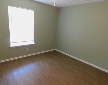 2445 Eastbrook Drive - Photo Thumbnail 18