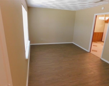 2445 Eastbrook Drive - Photo Thumbnail 2