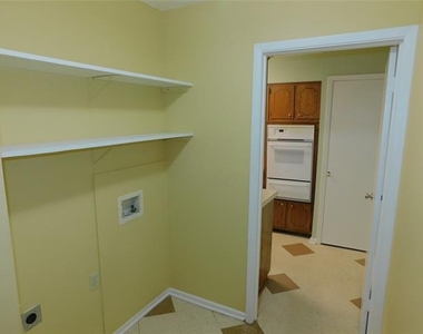 2445 Eastbrook Drive - Photo Thumbnail 20