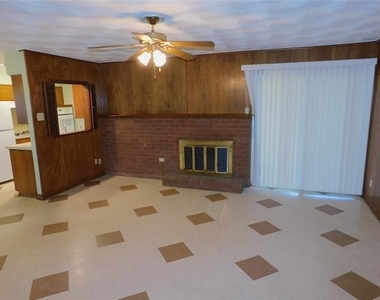 2445 Eastbrook Drive - Photo Thumbnail 9