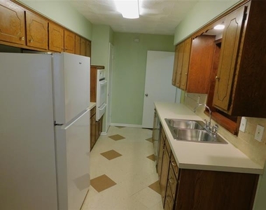 2445 Eastbrook Drive - Photo Thumbnail 4
