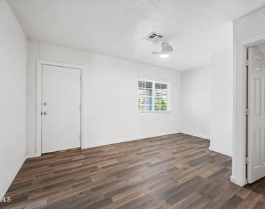 22 E Riverside Street - Photo Thumbnail 3