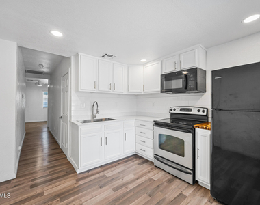 22 E Riverside Street - Photo Thumbnail 6