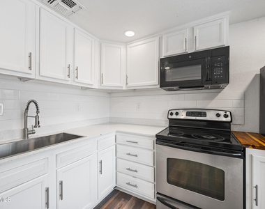 22 E Riverside Street - Photo Thumbnail 7