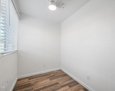 22 E Riverside Street - Photo Thumbnail 12