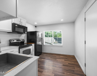 22 E Riverside Street - Photo Thumbnail 5