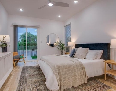 2313 S Vernon Avenue - Photo Thumbnail 33