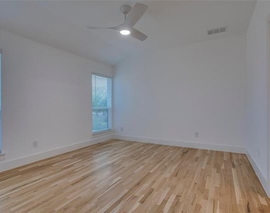 2313 S Vernon Avenue - Photo Thumbnail 20