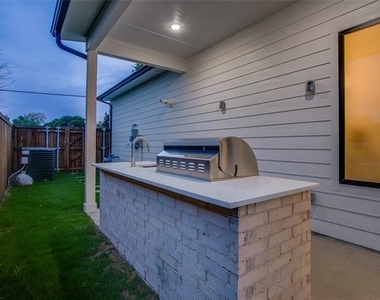 2313 S Vernon Avenue - Photo Thumbnail 39